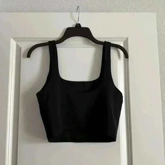 SEAMLESSS WORKOUT TANK SIZE SMALL - Picture 2 of 3